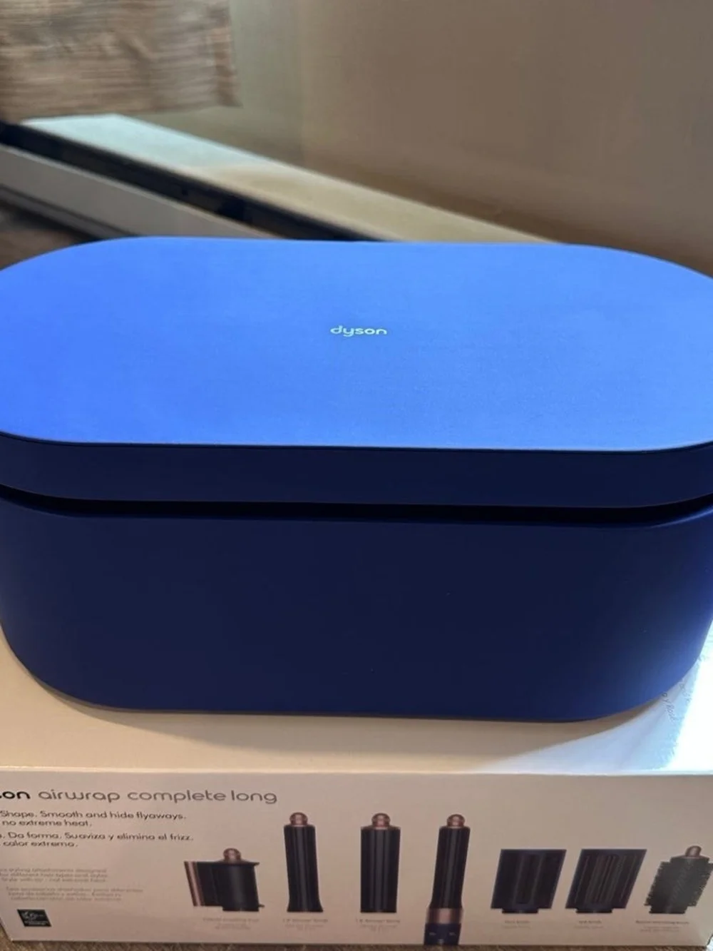 Dyson Airwrap™ multi-styler Complete Long in Vinca blue and Rosé